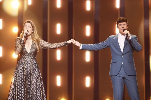 Amaia y Alfred, cogidos de la mano en el segundo ensayo de Eurovisión 2018
