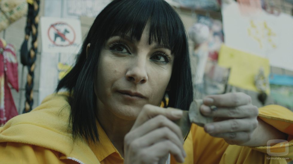 Zulema mirando fijamente en el 3x02 de 'Vis a vis'