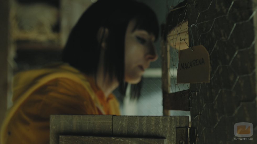 Zulema busca a la gallina de Macarena en el 3x02 de 'Vis a vis'