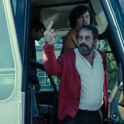 Carlos Blanco hace un corte de mangas en el último capítulo de 'Fariña'