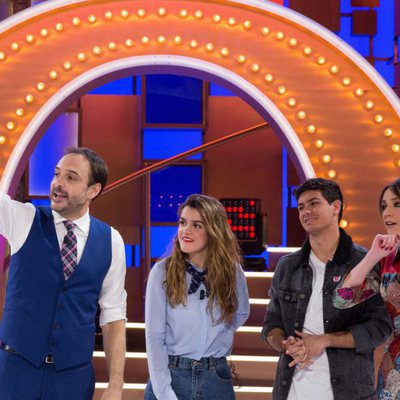 Anna Simon juega con Amaia y Alfred en 'La noche de Rober'
