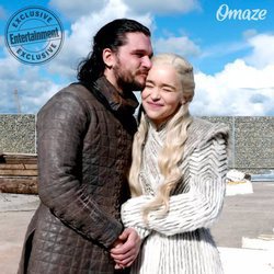 Jon y Daenerys posan para una campaña solidaria en una imagen exclusiva de Weekly Entertainment