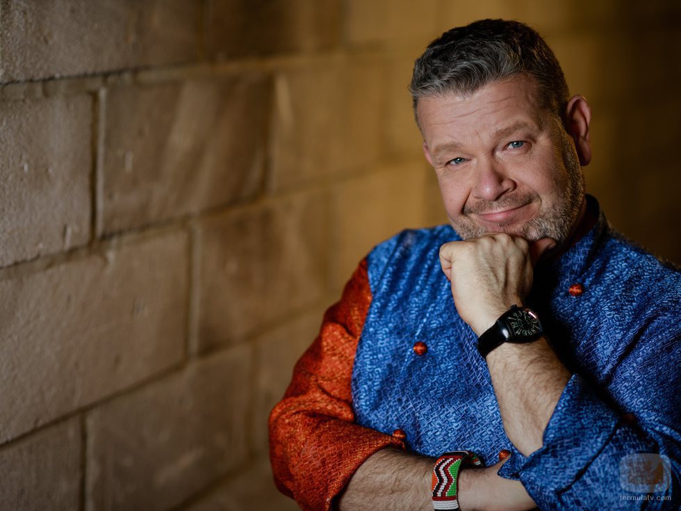 Alberto Chicote posa en la promoción de la sexta temporada de 'Pesadilla en la cocina'
