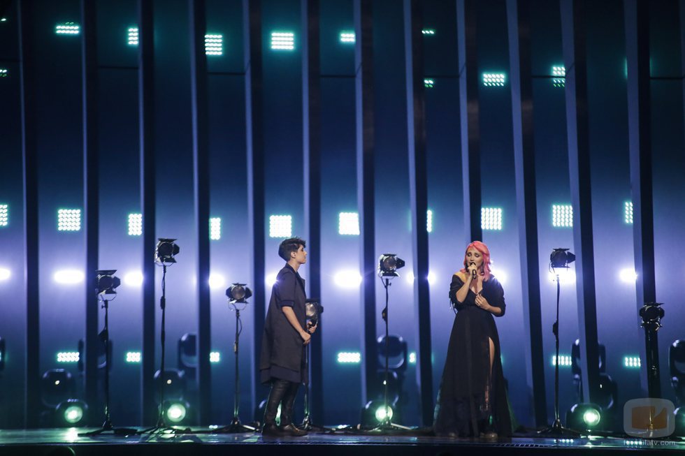 Cláudia Pascoal e Isaura (Portugal) en la Final de Eurovisión 2018