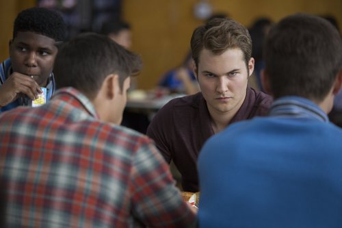 Bryce en el comedor del instituto durante la segunda temporada de 'Por 13 razones'