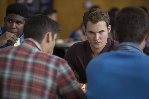 Bryce en el comedor del instituto durante la segunda temporada de 'Por 13 razones'