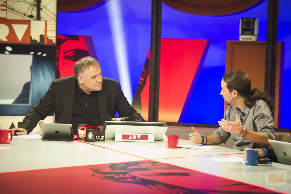 Antonio García Ferreras junto a Pablo Iglesias, en 'Al rojo vivo'