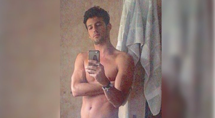 Jorge Brazalez, ganador de 'MasterChef 5', en calzoncillos ante el espejo