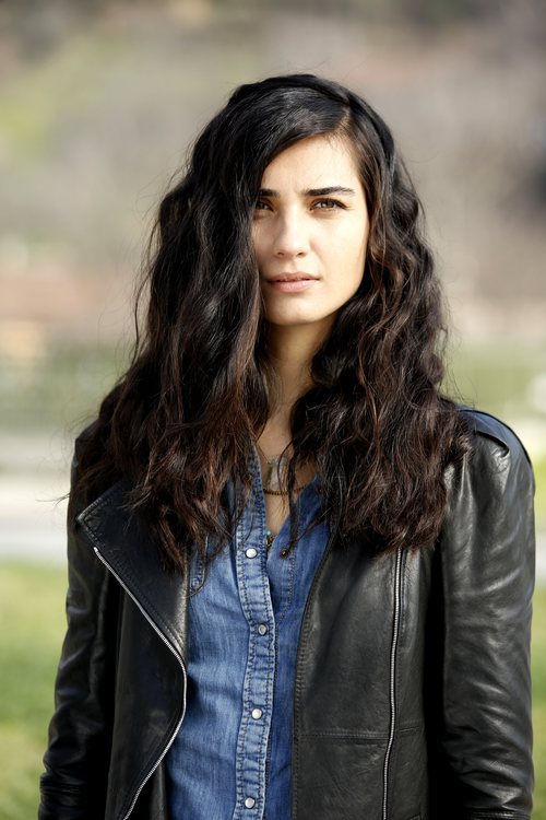Tuba Büyüküstün es la protagonista de 'Amor de contrabando'