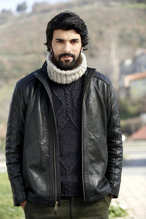 Engin Akyürek es Ömer en 'Amor de contrabando'