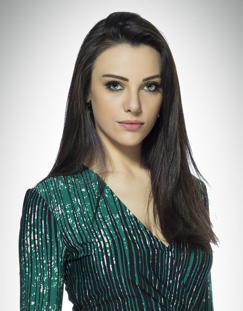 Tuvana Türkay en 'Amor de contrabando' 