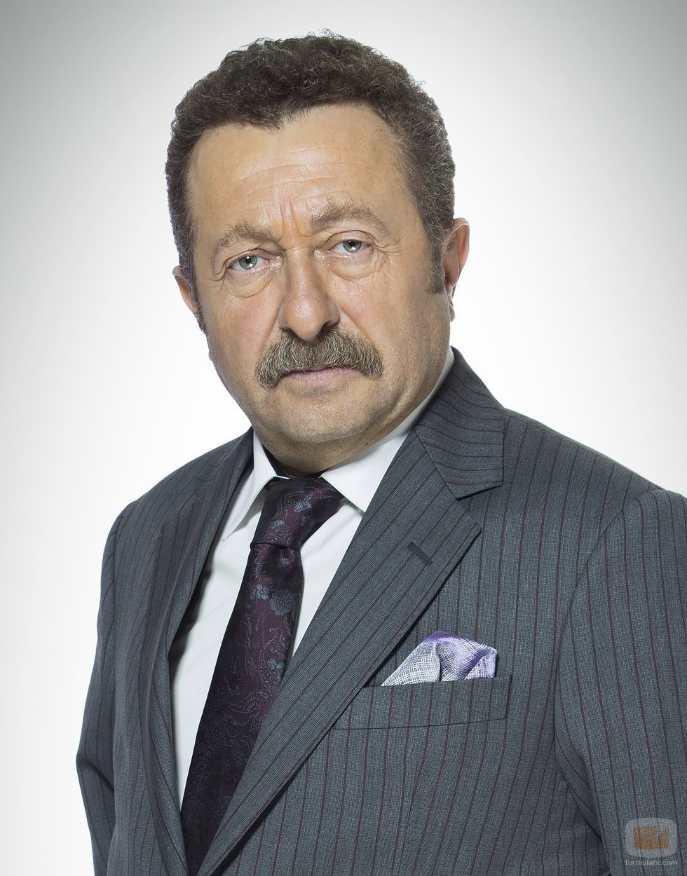 Erkan Can es Tayyar Dündar en 'Amor de contrabando'