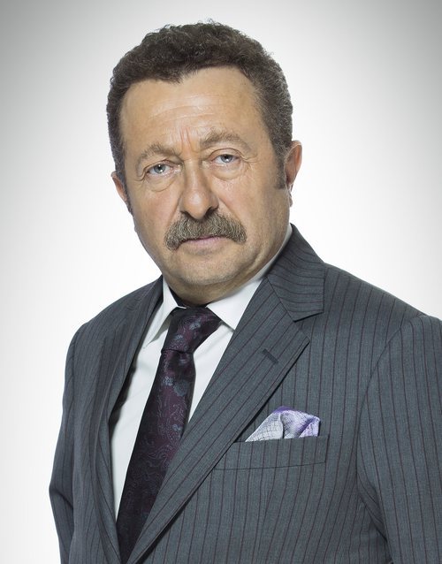 Erkan Can es Tayyar Dündar en 'Amor de contrabando'