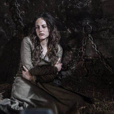 Francesca de joven en el primer capítulo de 'La catedral del mar'