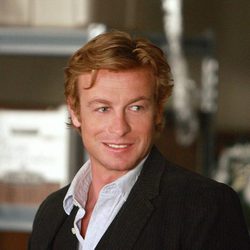 Simon Baker sonriendo en el 'El Mentalista'