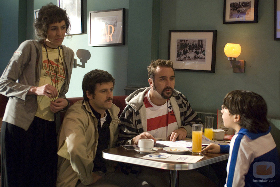Mansilla desayuna con los 'Hermanos y detectives' Daniel y Lorenzo Montero