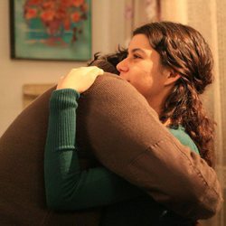Kerim y Fatmagül se abrazan en la segunda temporada de 'Fatmagül'
