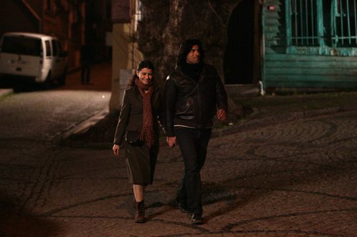 Fatmagül y Kerim pasean juntos en la segunda temporada de 'Fatmagül'