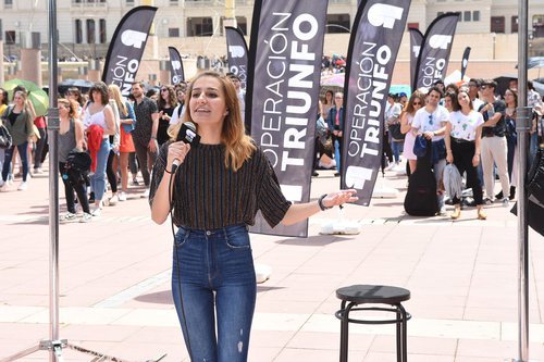 Una aspirante para entrar en 'Operación Triunfo', en el primer casting de Barcelona