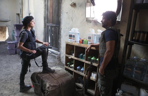 Paula Echevarría y Rodolfo Sancho se miran en el rodaje de 'Los nuestros 2'