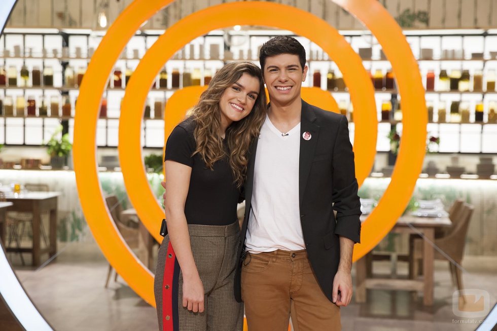 Amaia y Alfred visitan las cocinas de 'MasterChef'