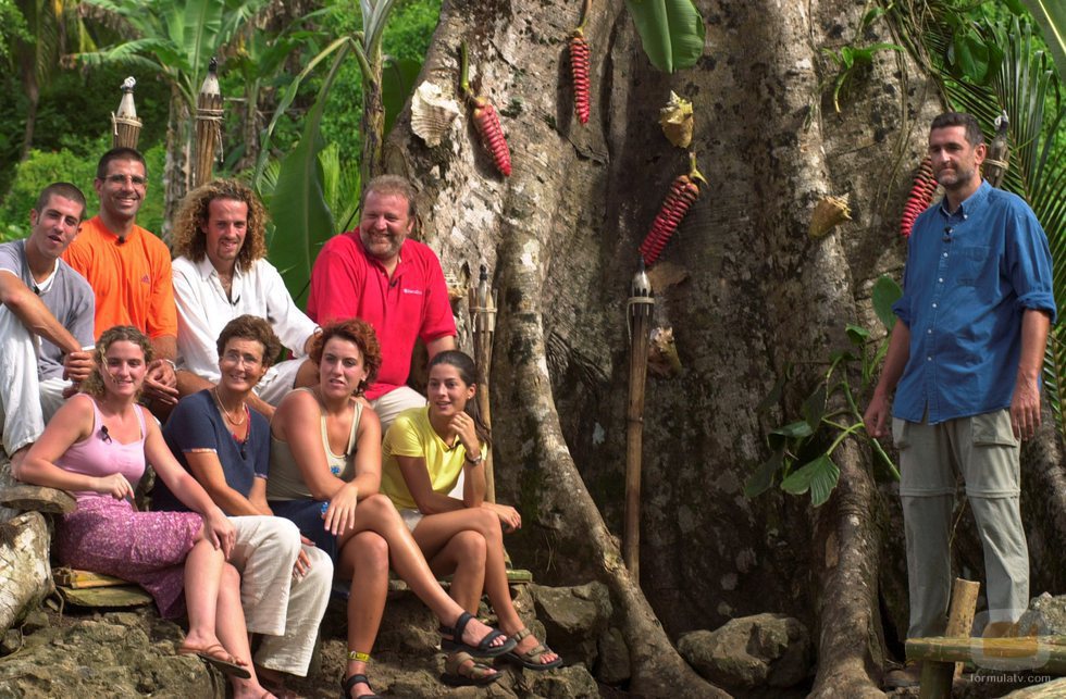 El equipo Norte de 'Supervivientes: Expedición Robinson' con Juanma López Iturriaga