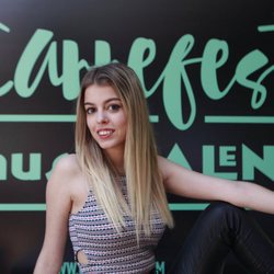 Nerea Rodríguez posa frente al cartel del Carrefest Music Talent 2018