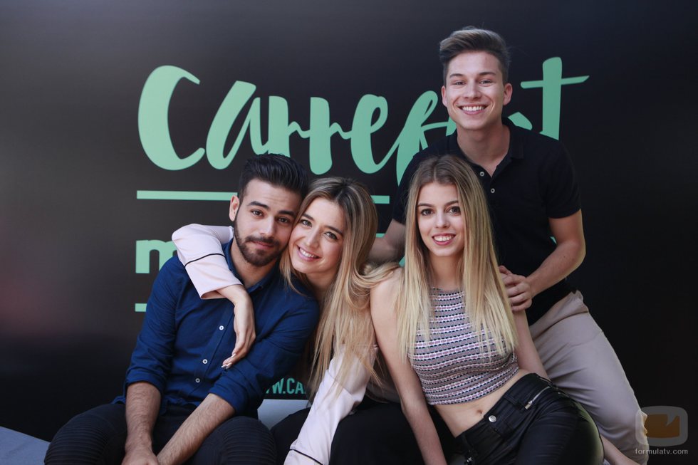 Raoul, Nerea, Agoney y Mimi posan frente al cartel del Carrefest Music Talent 2018