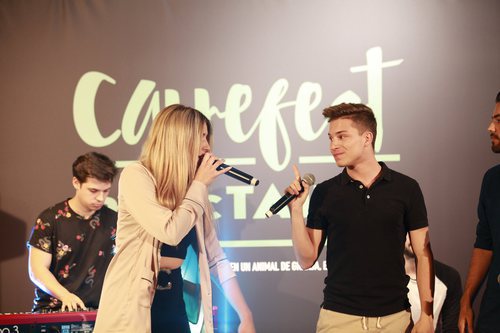 Raoul y Mimi cantando en la presentación del Carrefest Music Talent 2018