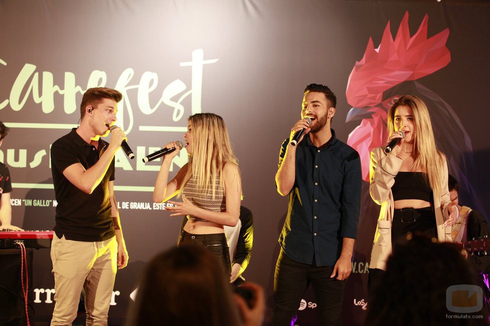 Raoul, Mimi, Nerea y Agoney cantando en la presentación del  Carrefest Music Talent 2018