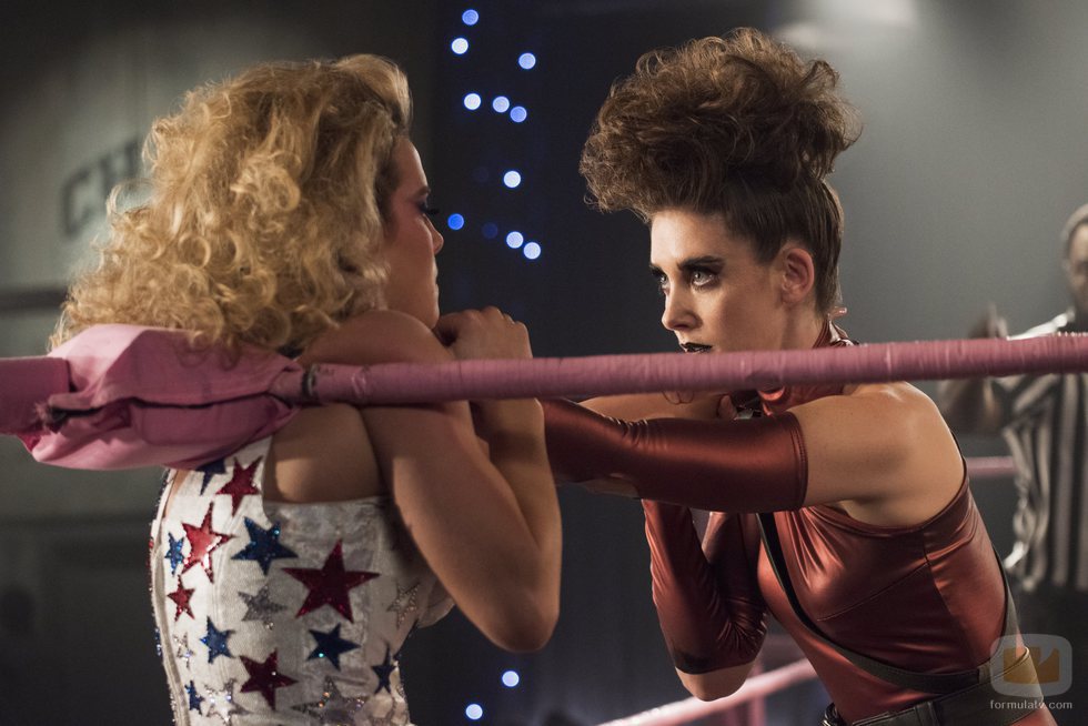 Ruth Wilder y Debbie Eagan en la segunda temporada de 'GLOW'