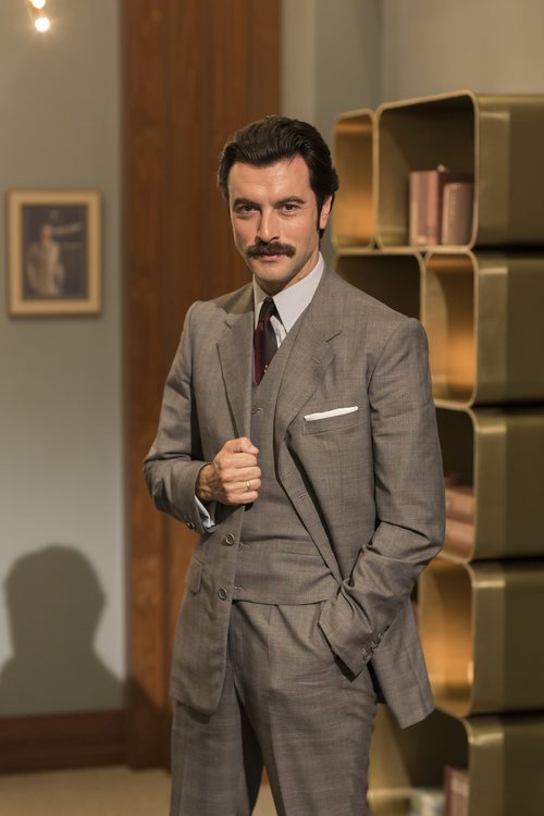 Javier Rey como Mateo Ruiz en la segunda temporada de 'Velvet colección'