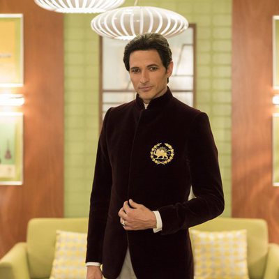 Andrés Velencoso se une a la segunda temporada de 'Velvet colección'