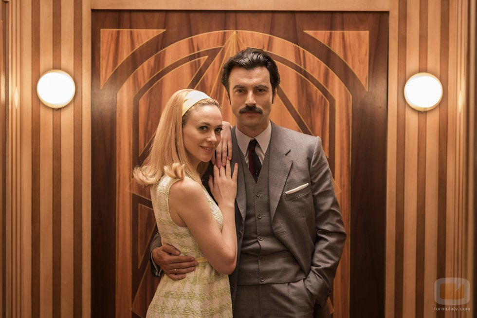 Marta Hazas y Javier Rey, protagonistas de la segunda temporada de 'Velvet coleccion'