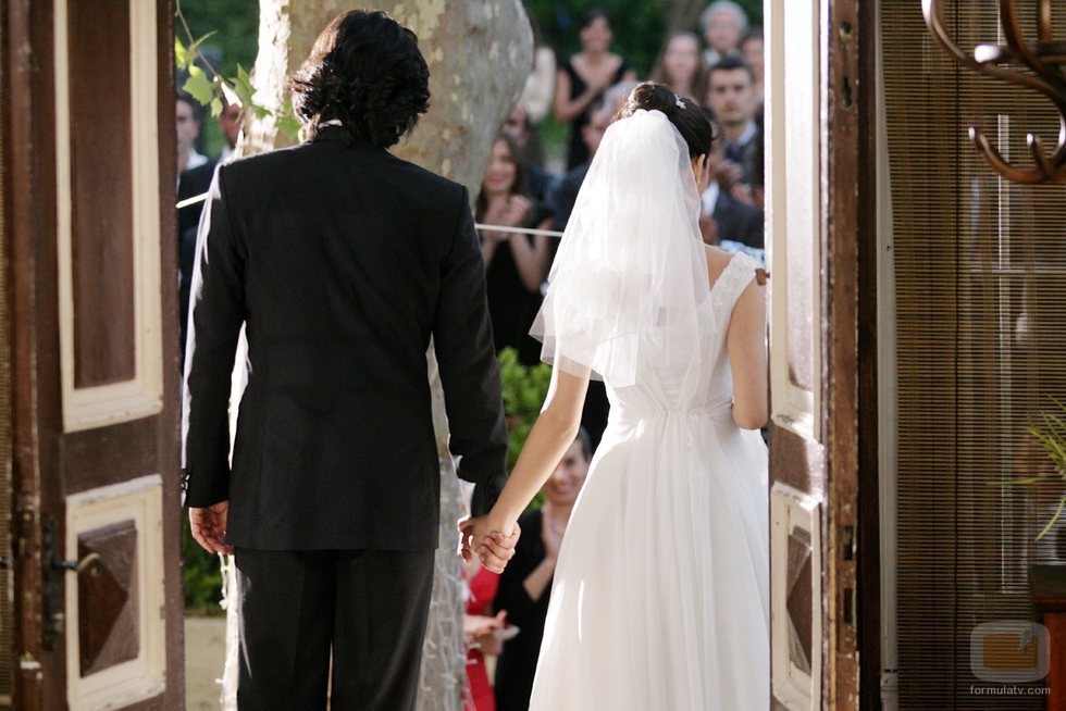 Kerim y Fatmagül ya casados salen a saludar a toda su familia en la segunda temporada de 'Fatmagül'