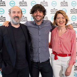 Javier Cámara, Diego San José y María Pujalte en la presentación de 'Vota Juan', serie de TNT