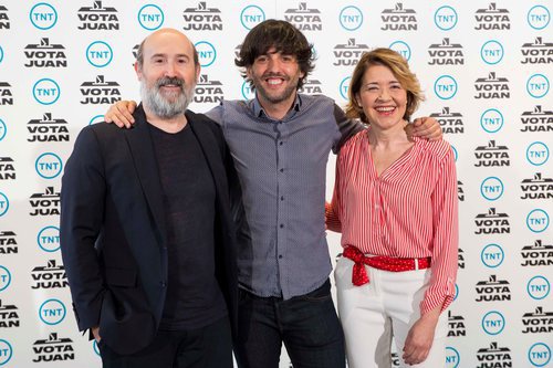 Javier Cámara, Diego San José y María Pujalte en la presentación de 'Vota Juan', serie de TNT