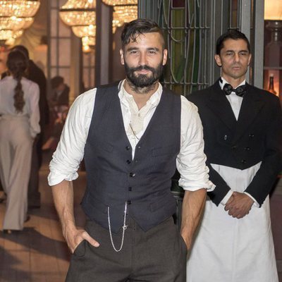 Alex García interpreta a Ricardo en la serie 'El Continental'