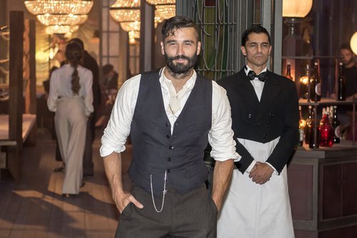 Alex García interpreta a Ricardo en la serie 'El Continental'