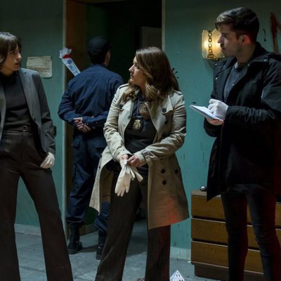 Verónica Echegui, Mariona Terés y Roi investigan un crimen en 'Paquita Salas'