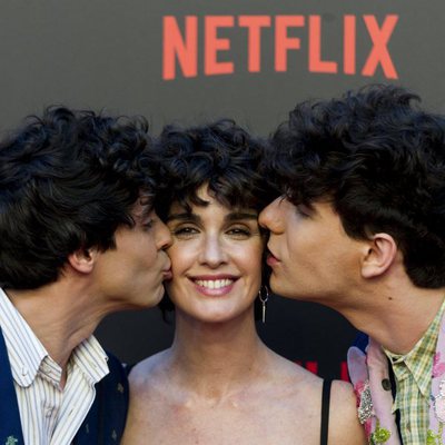 Los Javis y Paz Vega en la premiere de la segunda temporada de 'Paquita Salas'