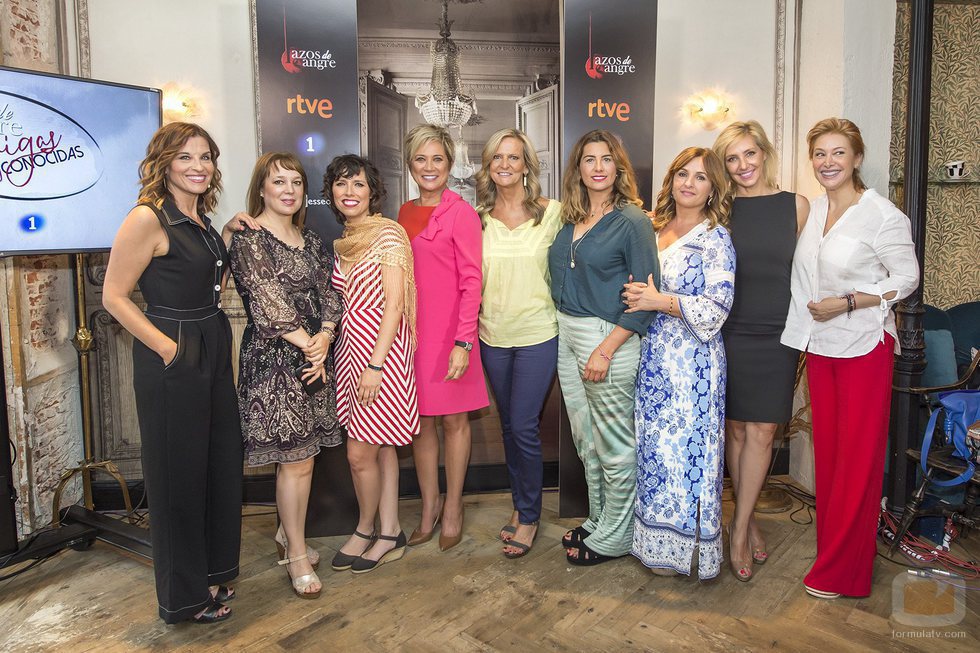 El equipo de 'Amigas y conocidas. Especial Lazos de sangre', con Inés Ballester al frente