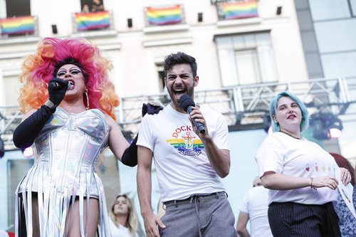 Agoney y Marina en el pregón del Orgullo LGBT de Madrid 2018
