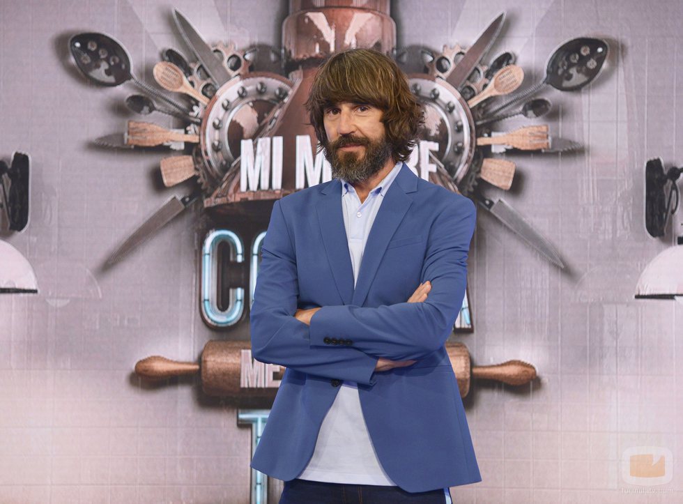 Santi Millán en el plató de 'Mi madre cocina mejor que la tuya'
