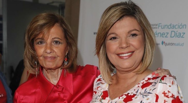 Terelu Campos, acompañada de su madre María Teresa Campos, en su salida del hospital