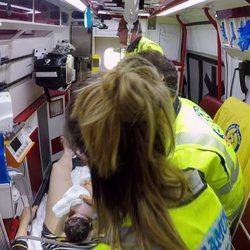 Médicos atienden un parto en directo en 'Ambulancias, en el corazón de la ciudad'