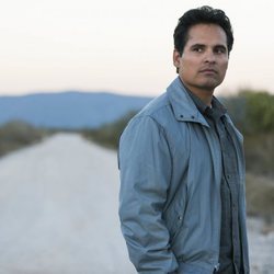 Michael Peña en 'Narcos: México'