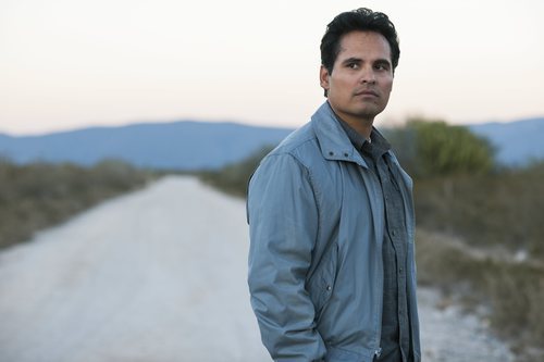 Michael Peña en 'Narcos: México'