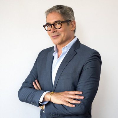 Boris Izaguirre en una imagen promocional de 'Sí, quiero ese vestido'