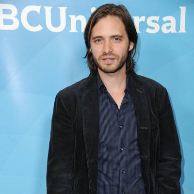 Aaron Stanford en el photocall de NBC